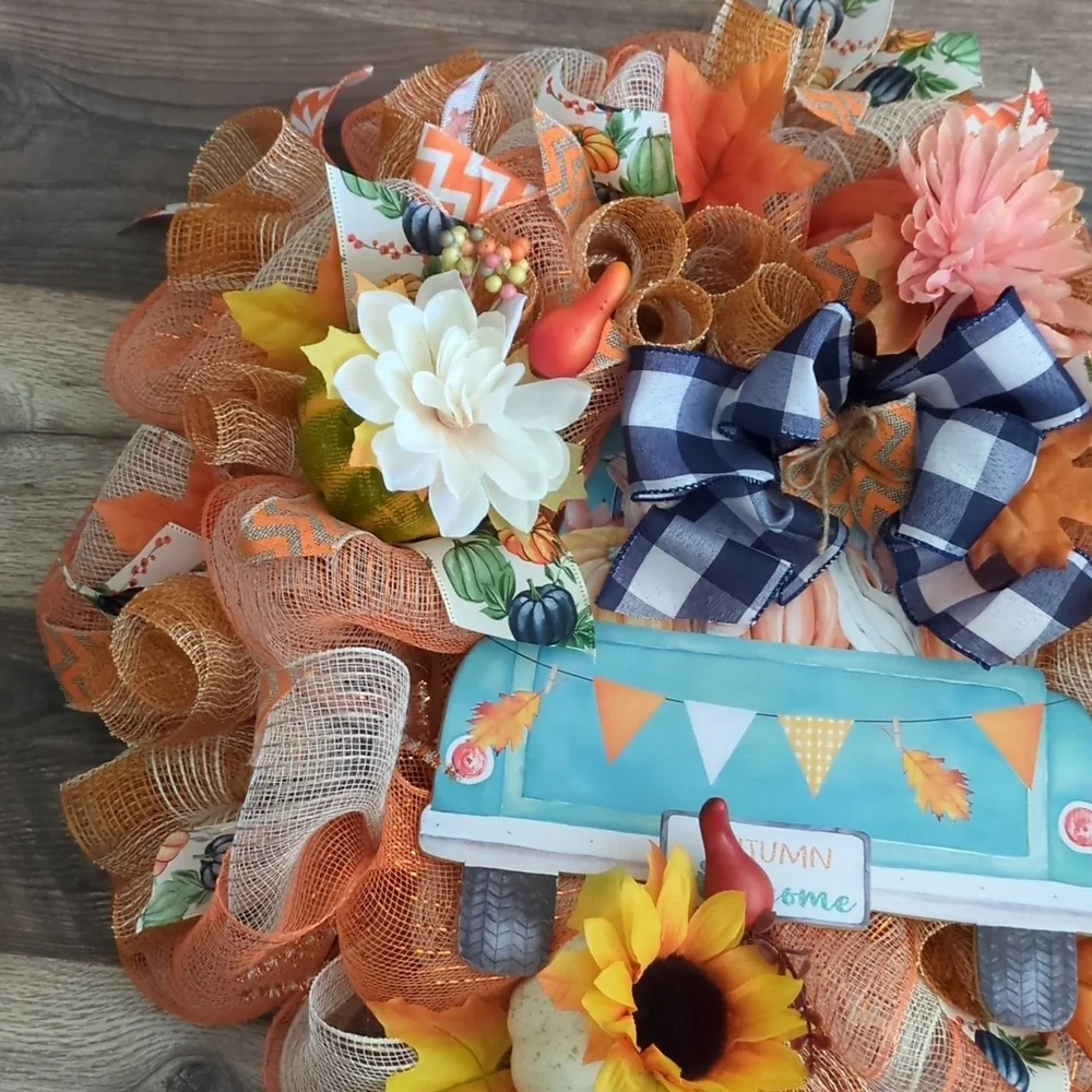 A Cute Autumn Welcome Wreath